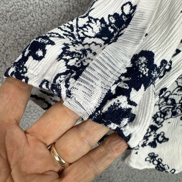 VTG  America Blues White Blue Floral Blouse XL Crinkle Texture Boho Tunic Top - Picture 7 of 12